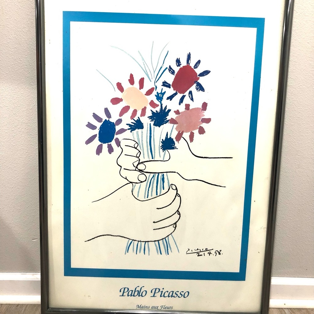 Pablo Picasso’s Mains Aux Fleurs Framed Print